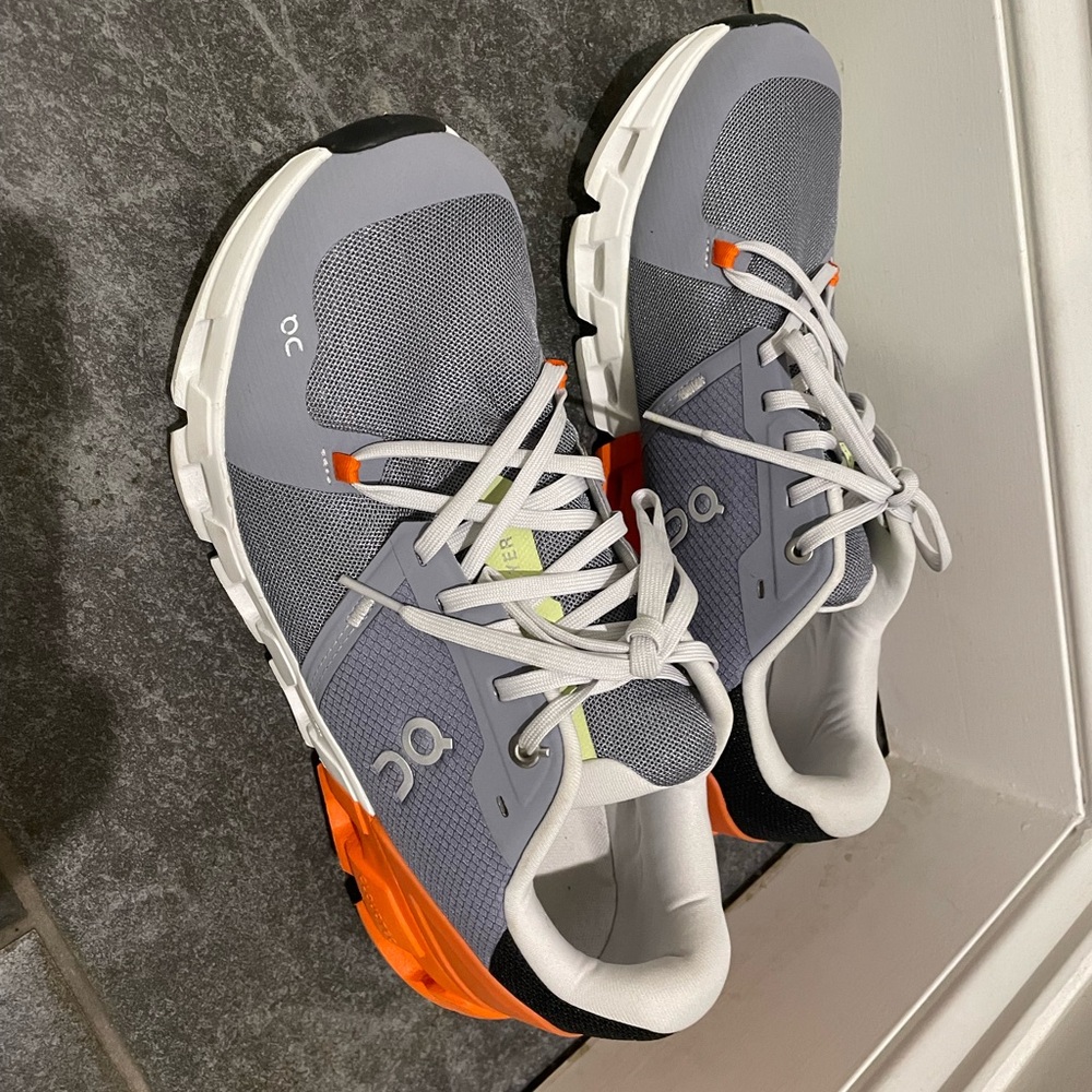 On Cloud Flyer 4 Sneaker